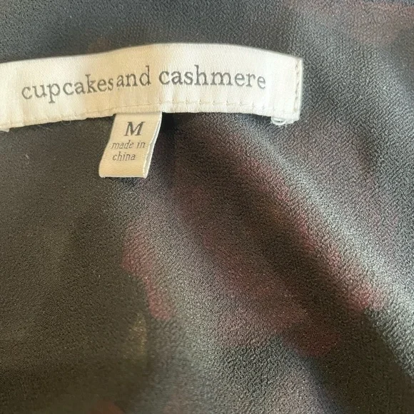 Cupcakes & Cashmere Floral Revolve Mara Camisole Cami Top Med - Picture 7 of 7